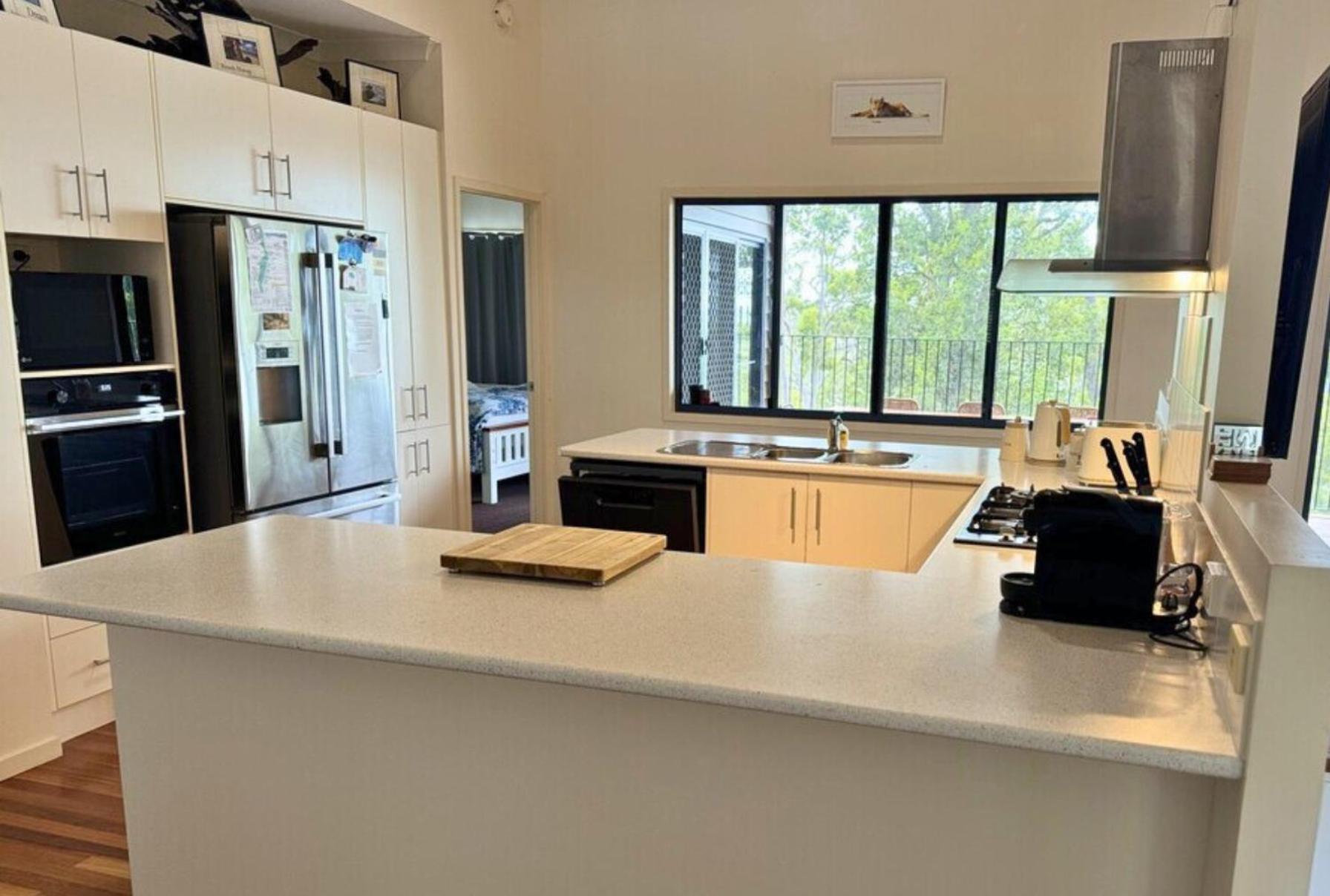 Our Beach House Kingfisherbay フレーザー島 エクステリア 写真