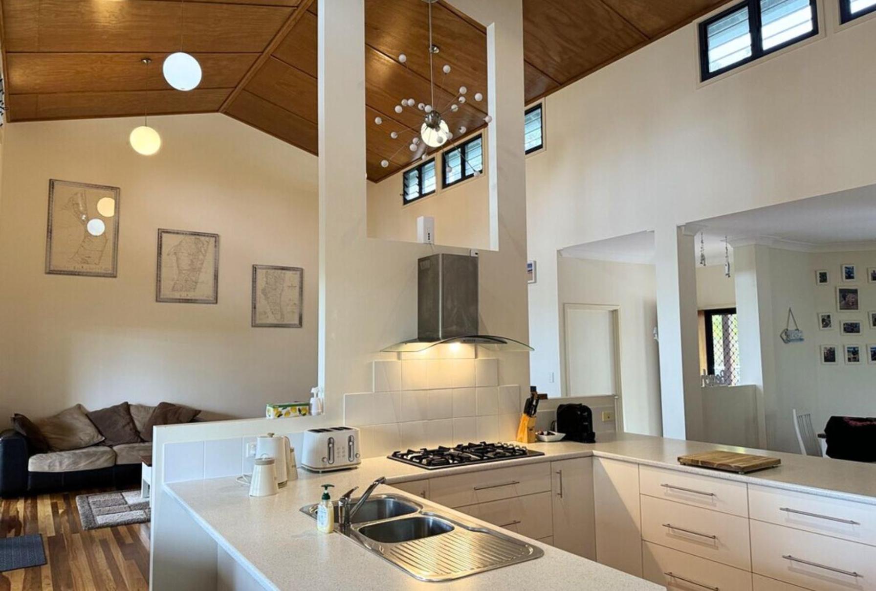 Our Beach House Kingfisherbay フレーザー島 エクステリア 写真